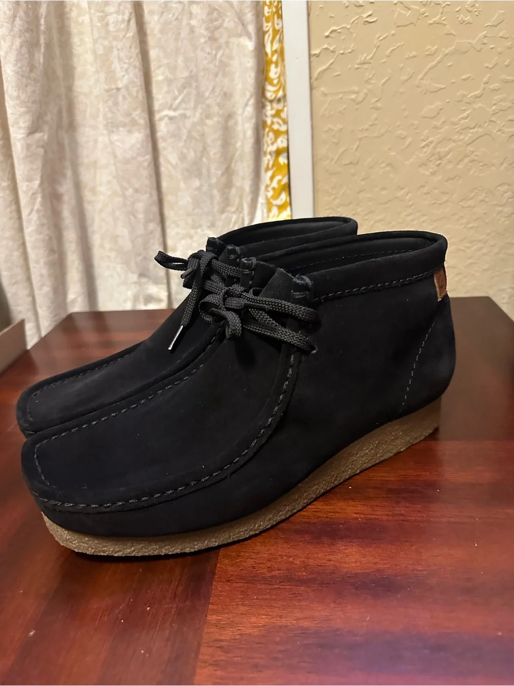 Clarks Shacre Chukka Boots Men's 10W Black Suede Gum Sole Square Toe Comfort